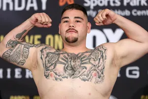 ‘Hạ tay đấm Anh, tôi sẽ treo găng để làm doanh nhân’