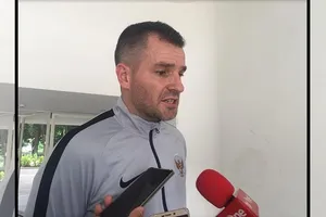 McMenemy hết cơ hội đối đầu Park Hang-seo?