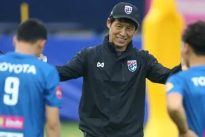 Thái Lan nguy cơ mất hậu vệ Bunmathan sau trận giao hữu