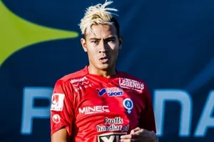 Chuyện lạ: Tuyển thủ Thái Lan chấn thương vẫn đá ầm ầm ở CLB