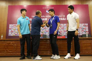 Họp báo trận Việt Nam - Thái Lan căng quá hóa… buồn