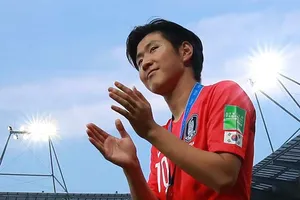 U-23 Hàn Quốc gọi ngôi sao nước ngoài về, Việt Nam thì không