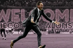 Vì sao ông bầu Beckham mời Alonso làm HLV trưởng?