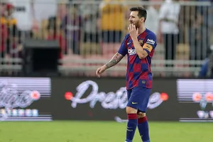 Barcelona thua đau ở châu Á