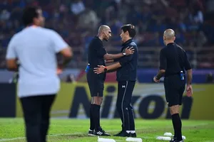 Thái Lan chính thức gửi thư đến AFC hỏi chuyện 'quả phạt đền'