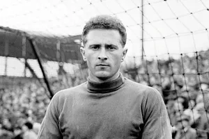 1 huyền thoại khác của MU ra đi