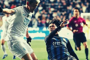 K-League quê thầy Park cũng sợ COVID-19