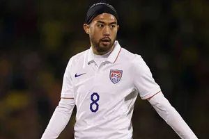 Lee Nguyen lên trang bìa báo Thái