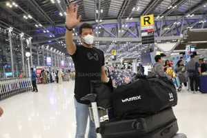 Ngày Kawin đến chào Consadole Sapporo thua 2-4