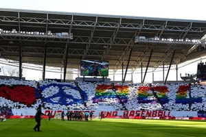 Leipzig xin lỗi fan Nhật Bản vì đuổi nhầm