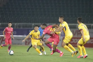 Bóng đá thời dịch COVID-19: Có lẽ thầy Park cũng nản