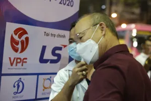 Vừa hết hạn cách ly, thầy Park đã có mặt trên sân Thống Nhất