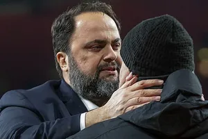 Ông chủ Nottingham dính COVID-19 và lên mạng trấn an