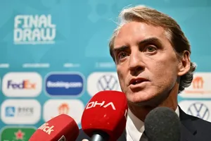 'Mạng người phải quan trọng hơn bóng đá'