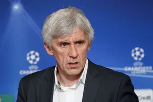 'Đối thủ ảo' của thầy Park ngồi chơi nhận lương khủng rồi nghỉ