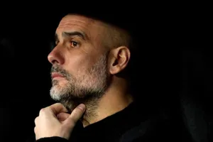 Pep tặng triệu euro nhưng muộn màng với mẹ mình rồi...