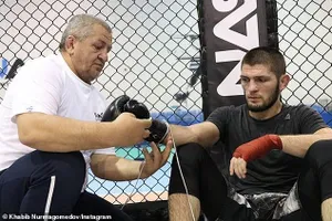 HLV của Khabib khó qua nổi vì mắc COVID-19
