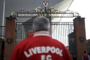 Cảnh sát Anh lệnh: Liverpool phải vô địch trên sân trung lập