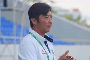 Sốc trên sân Hòa Xuân và Gò Đậu