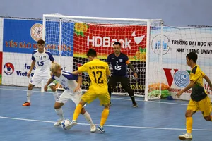 Đội phải thi đấu vòng loại vượt lên nhất bảng