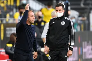 Hansi Flick nhắc đến mục tiêu “ăn ba” của Bayern Munich