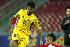 Cựu danh thủ rao bán chiếc Giày vàng vì COVID-19