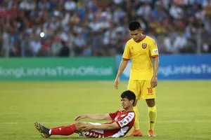 Công Phượng bỏ lỡ cơ hội, TP.HCM thua