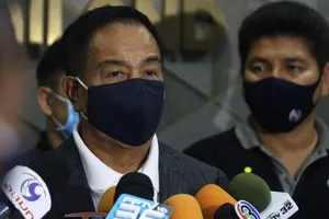 Thái Lan quyết đưa HLV Nishino và 80 cầu thủ ngoại nhập cảnh