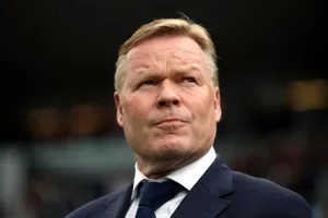 Koeman ‘cứu’ Bartomeu hay Barcelona?