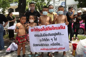 Muay Thái đòi được thi đấu để kiếm cơm