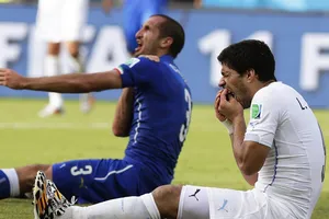 Suarez gặp lại 'cố nhân' Chiellini