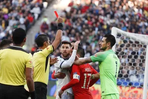 Hài hước: Messi thoát án treo giò vì... hết hạn