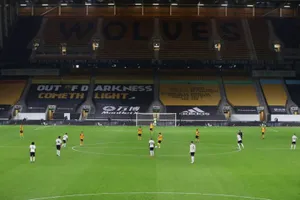 Ngoại hạng Anh thiệt hại nặng ít nhất 6 tháng nữa