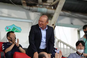 Văn Toàn chúc mừng sinh nhật thầy Park điều gì?