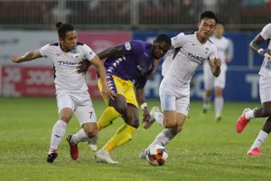 Cứ đối đầu với HA Gia Lai là Rimario đá cho… bõ ghét