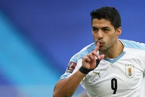 Dính COVID-19, Suarez lỗi hẹn với Messi