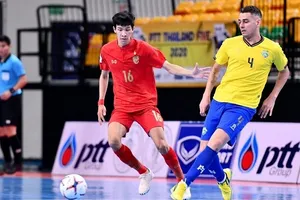 Bất chấp dịch COVID-19, Samba vẫn sang Thái ‘dạy’ Futsal