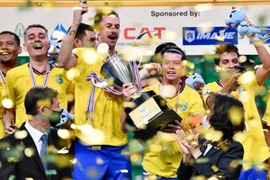 Samba đến Thái 'dạy' Futsal và giành cúp vàng