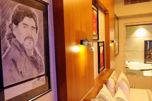 Căn phòng hạng sang chuyển thành 'gian thờ' Maradona