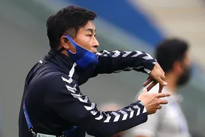 Thầy Kim giúp đội vô địch Champions League rồi chia tay