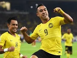 Đối thủ của tuyển Việt Nam ‘rớt giá’ liên tục