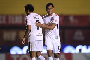 Dangda lần đầu làm học trò của HLV Dusit đã... 'nhả đạn'