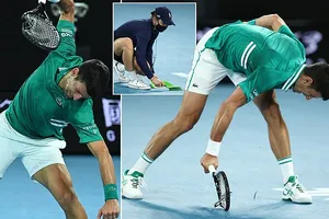 Djokovic nói gì về sự nóng nảy đập vợt của mình?