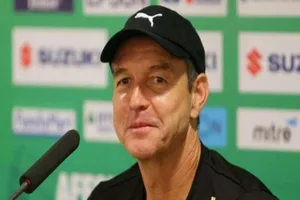 Hai tuần, cựu đội trưởng tuyển Mỹ 'out' khỏi Malaysia