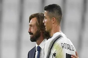 'Coach' Pirlo mừng tuyên bố Ronaldo ở lại