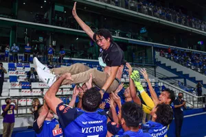 Một trận nữa thôi là ‘tướng hụt’ của bầu Đức giống Arsenal