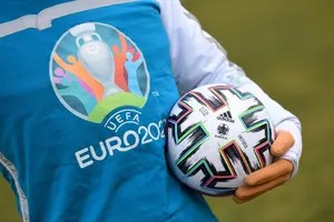 UEFA có thể tước quyền đăng cai Euro 2020 bốn sân