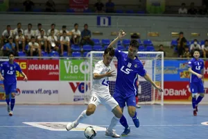 Đương kim vô địch bật ngã vòng khai mạc