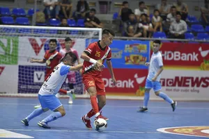 Á quân Sahako đánh chiếm ngôi đầu