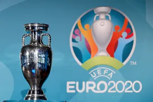 EURO 2020 phá luật